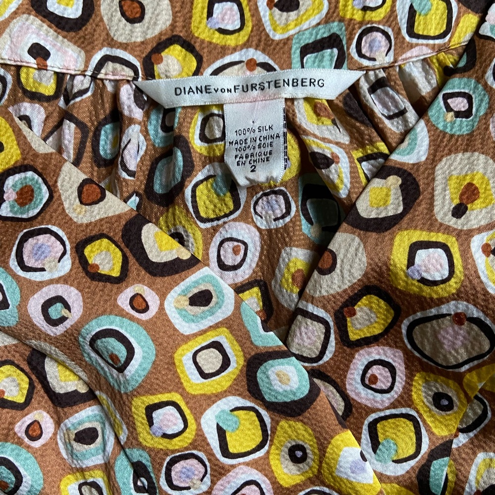 Colorful Geometric Patterned Blouse - image 3